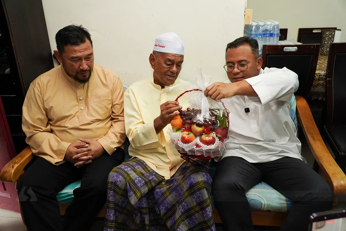 MB santuni penduduk Gombak, hulur bantuan kepada memerlukan  