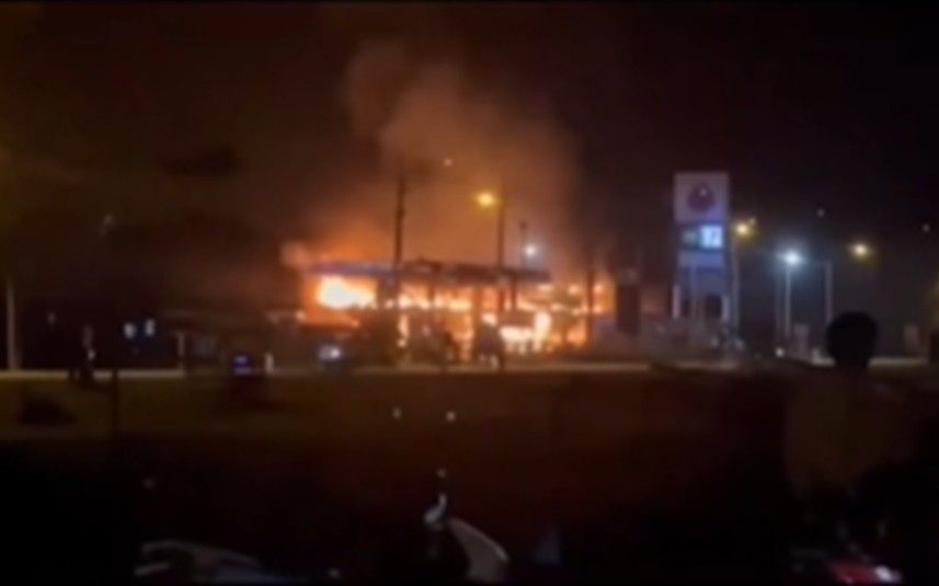 泰南三府11油站遭纵火袭击  外交部促国人避开危险地区