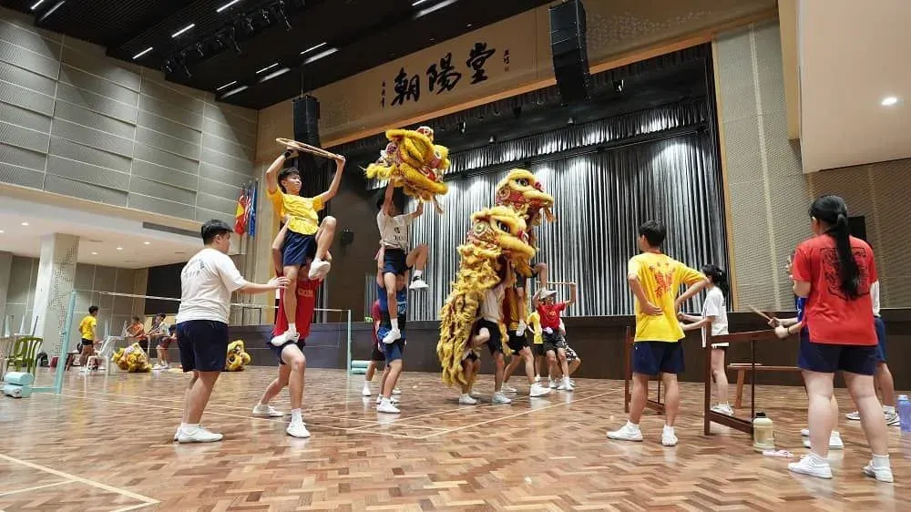 兴华醒狮采青开放预订 为学校筹措发展经费