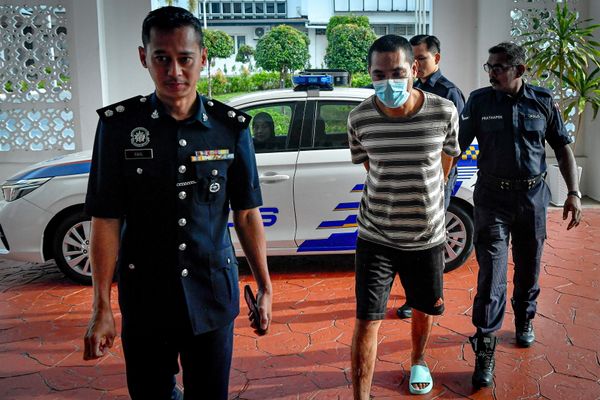 被控纵火焚烧6住家 失业汉不认罪