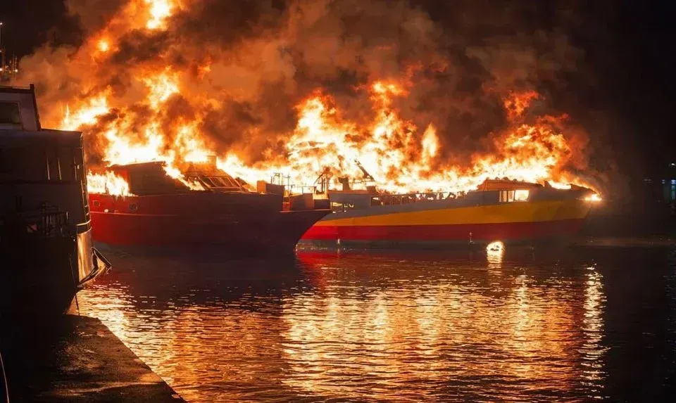 புக்கிட் மாலுட் கப்பல் துறைமுகத்தில் தீ விபத்து