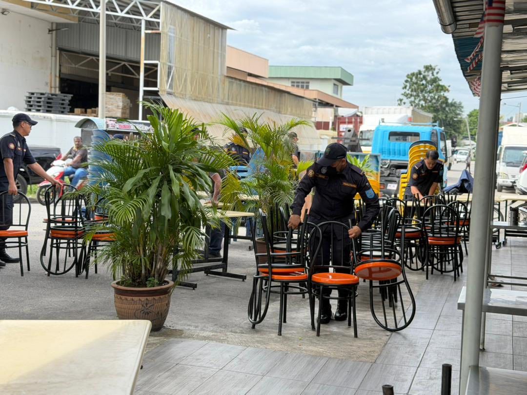 MPKj sita peralatan kedai makan selepas gagal perbaharui permit niaga