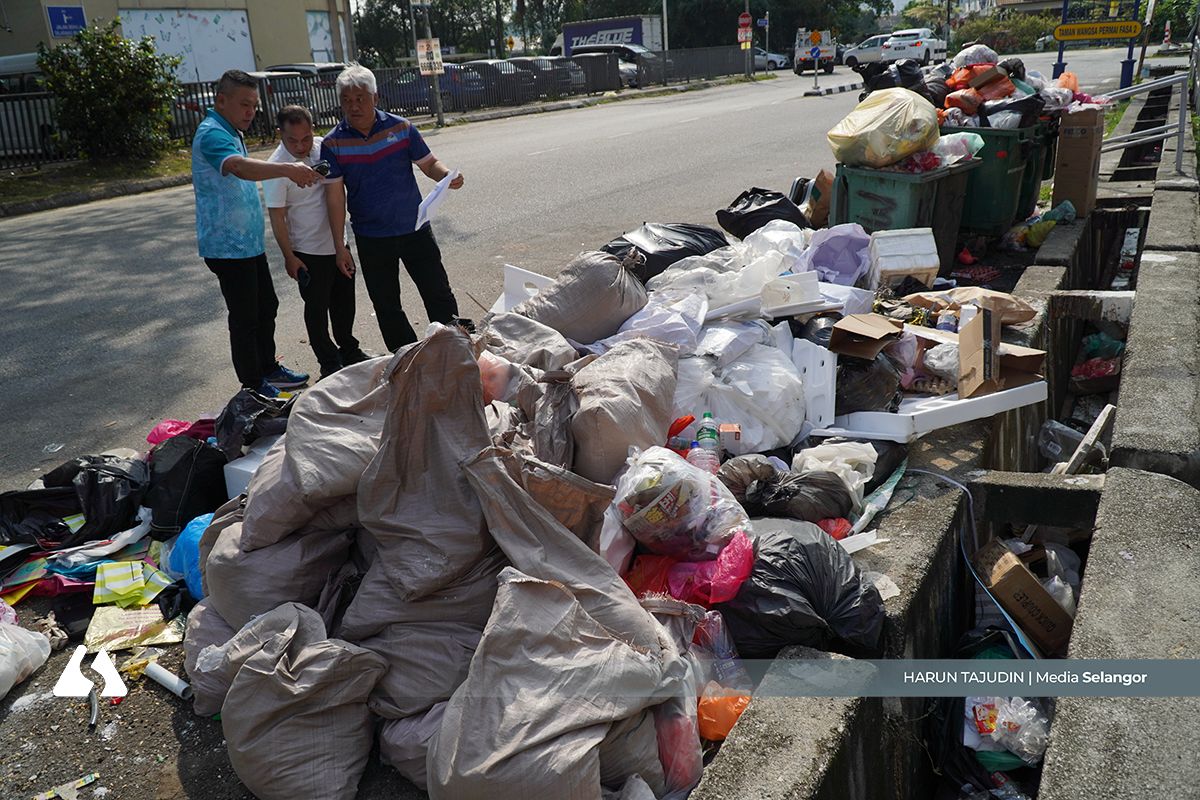 建筑工业垃圾丢住宅区 KDEBWM被迫额外清理