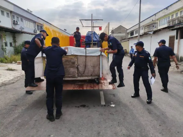 没遵守通告拆除档口 乌雪市会期限后充公