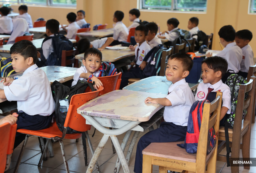 Crowded classrooms? Parents reassured over Year One entry at age six