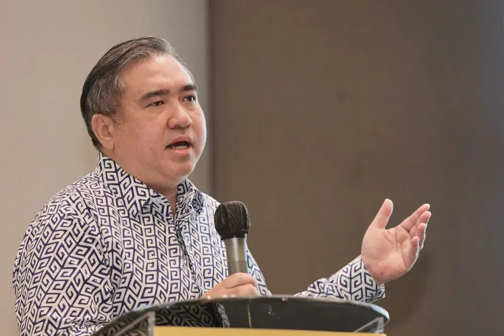 பண்டிகைக் காலங்களில் 24 மணிநேரமும் இயங்கும் இடிஎஸ் ரயில் சேவை- போக்குவரத்து அமைச்சர் அந்தோணி லோக் தகவல்