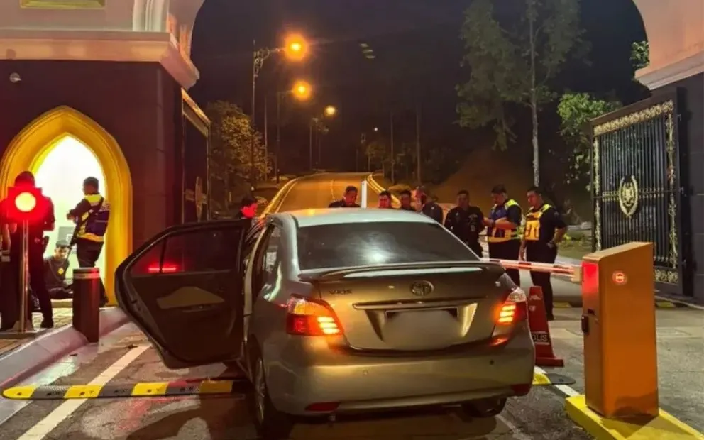 Driver arrested after car hits security barrier at Istana Negara
