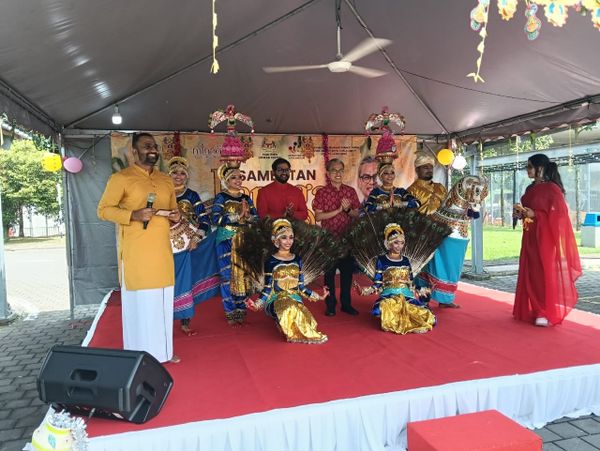 ஏப்ரல் மாதத்தில் மின்னல் எப்எம்மில் மீண்டும் கலப்படம்- தொடர்பு துறை அமைச்சர் ஃபஹ்மி ஃபட்சில் அறிவிப்பு