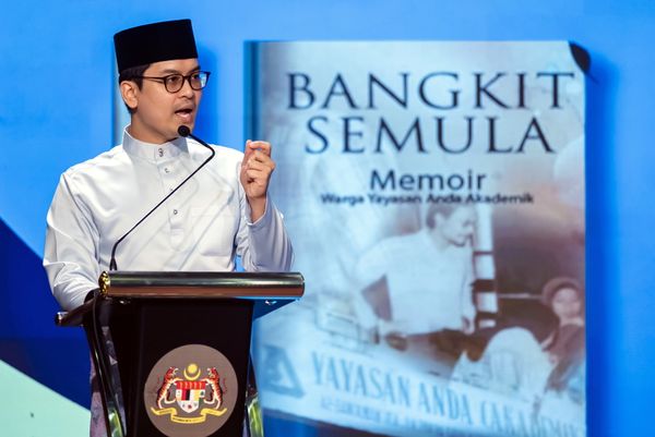 良好教育不仅重视成绩 安华:需确保德才兼备