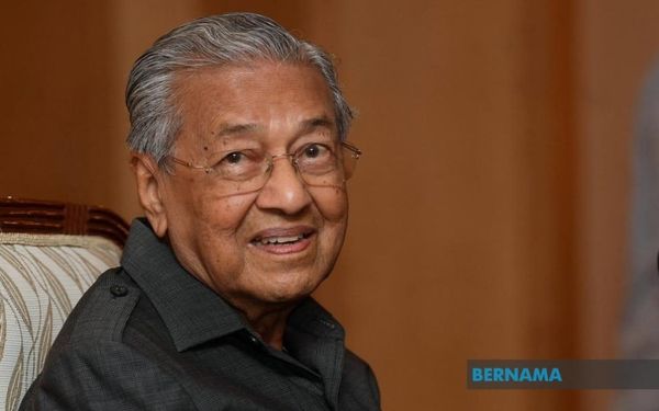Dr Mahathir alami patah tulang di pinggul kanan