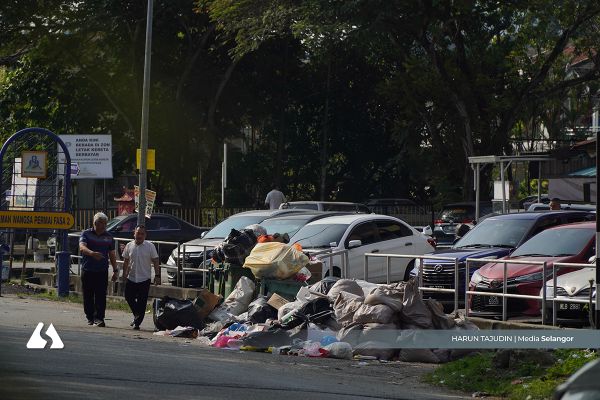 陈蛊延计划为商家提供垃圾桶 遏制旺沙柏迈非法垃圾问题
