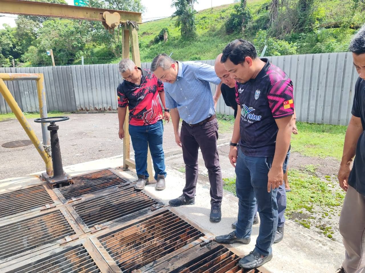 金銮花园第5区4民宅墙壁龟裂　居民促暂时搬离由技术团队勘察　