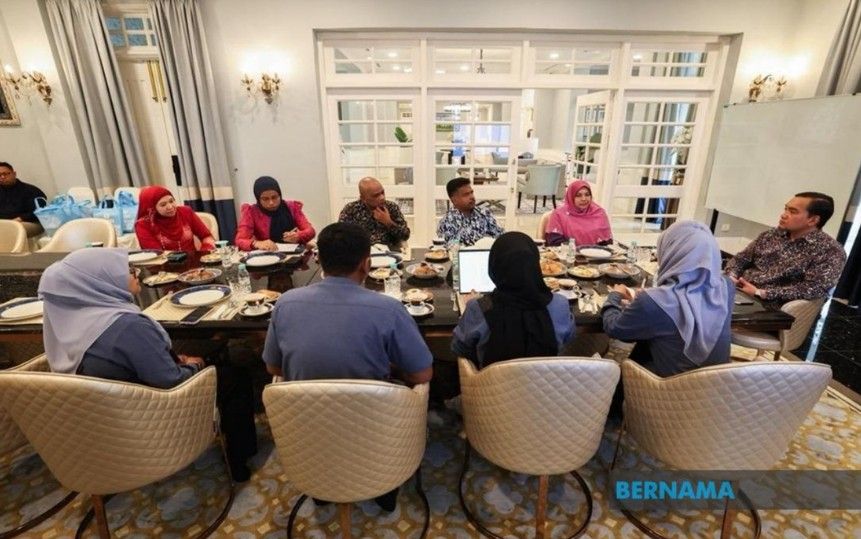 马新社高层拜会柔州大臣  商讨合作报道及柔旅游年