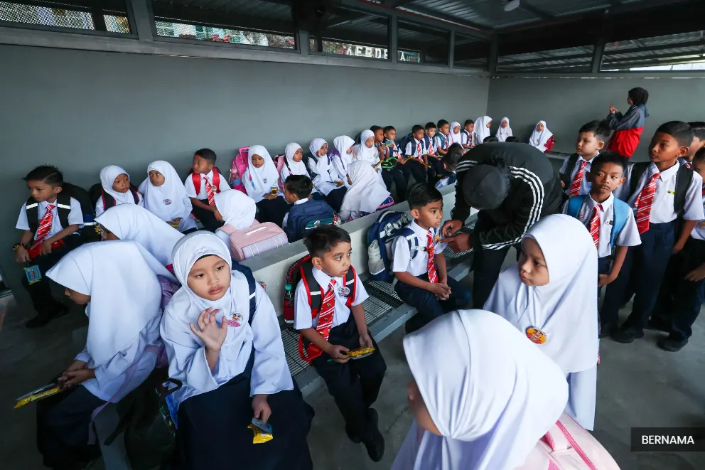 Schools statewide to operate as usual tomorrow as air quality improves