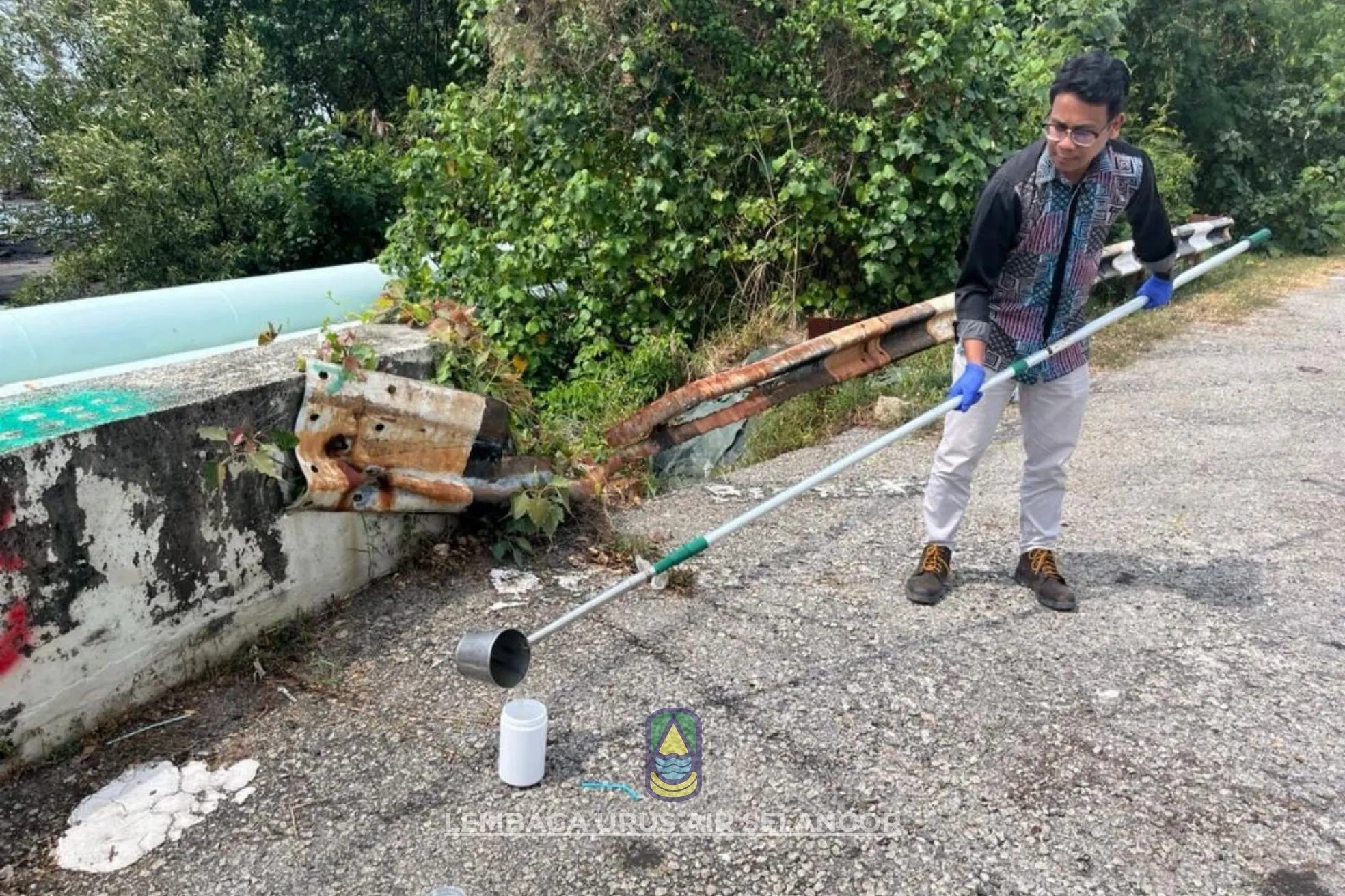 LUAS probes into black water in Tg Sepat near old piggeries