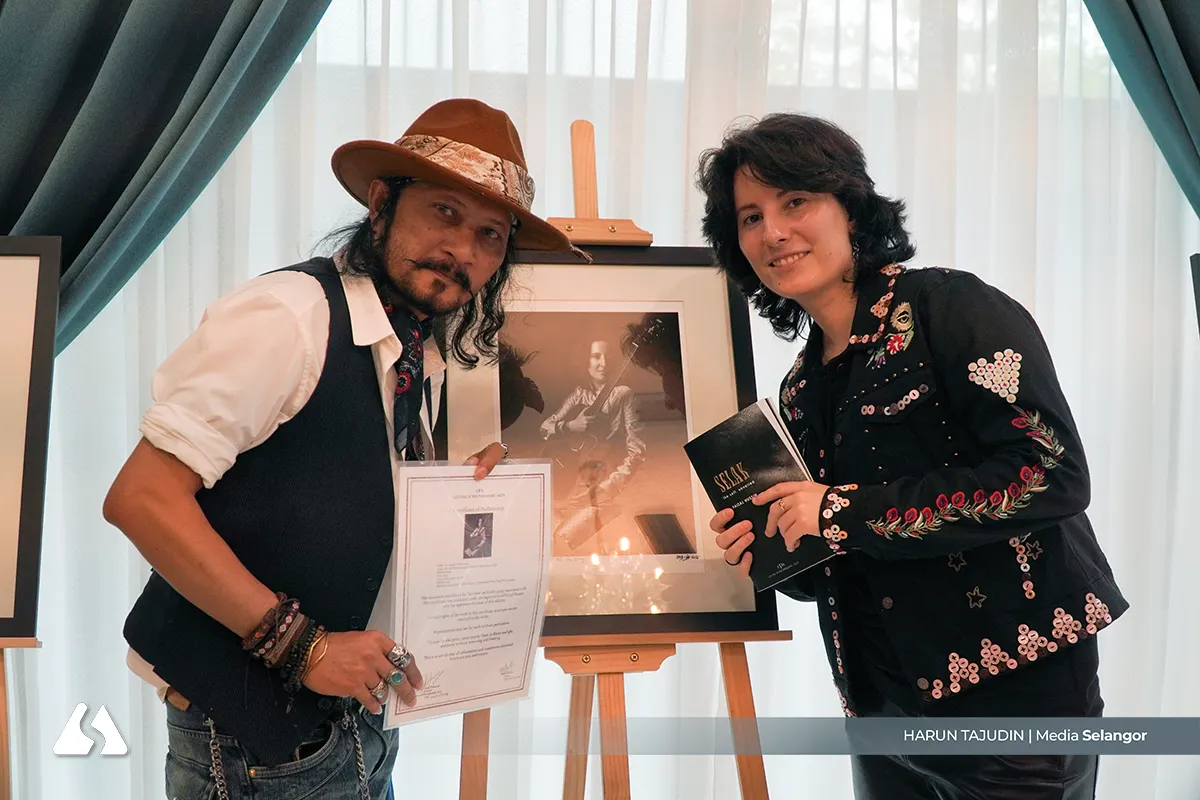 Pameran fotografi SELAK rai ikon seni tempatan dengan karya hitam putih