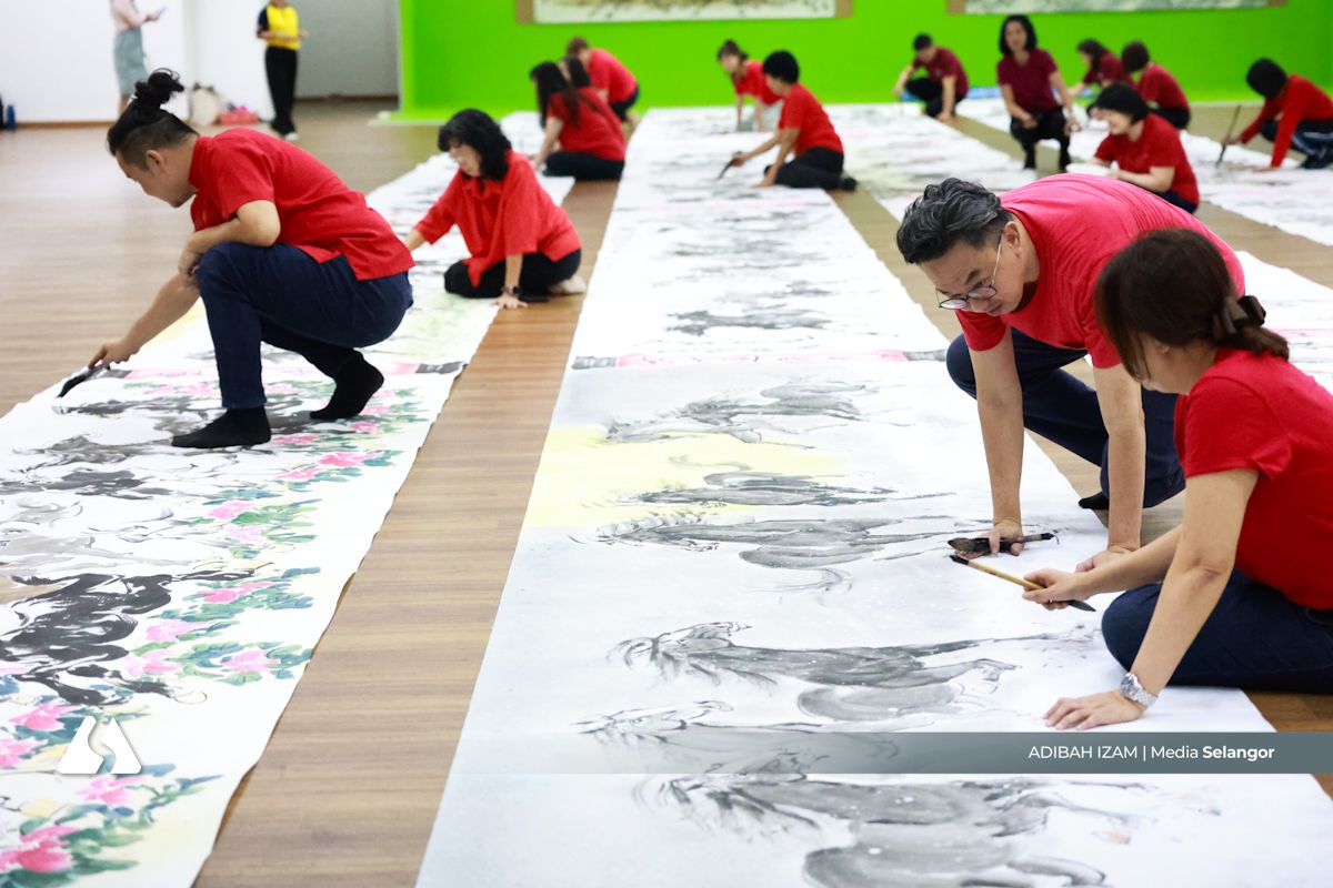 墨典中心再携艺友创作300尺马画长卷 延续生肖艺术生命力