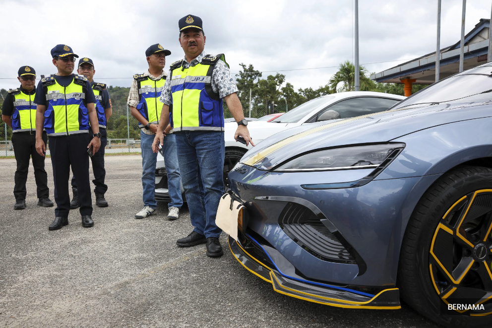 Special operation: JPJ seizes six luxury cars worth RM1.5m