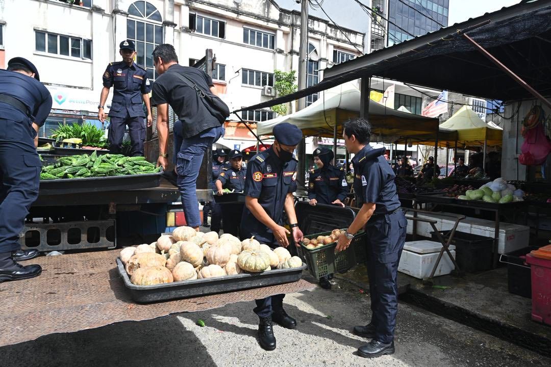 无牌外籍小贩复现  士拉央市会承诺加强监管