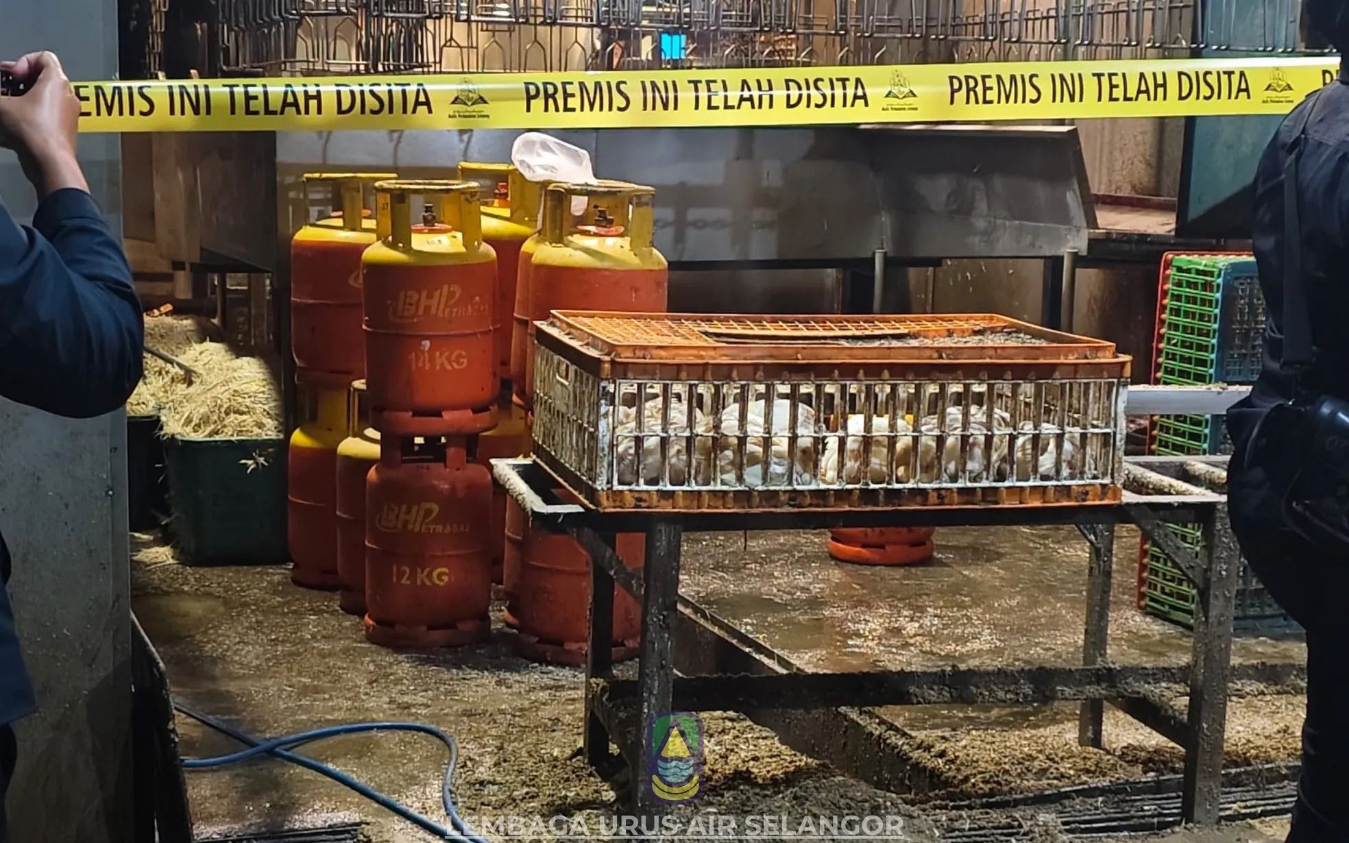 宰鸡场非法排放污水    遭查封吊销营业执照