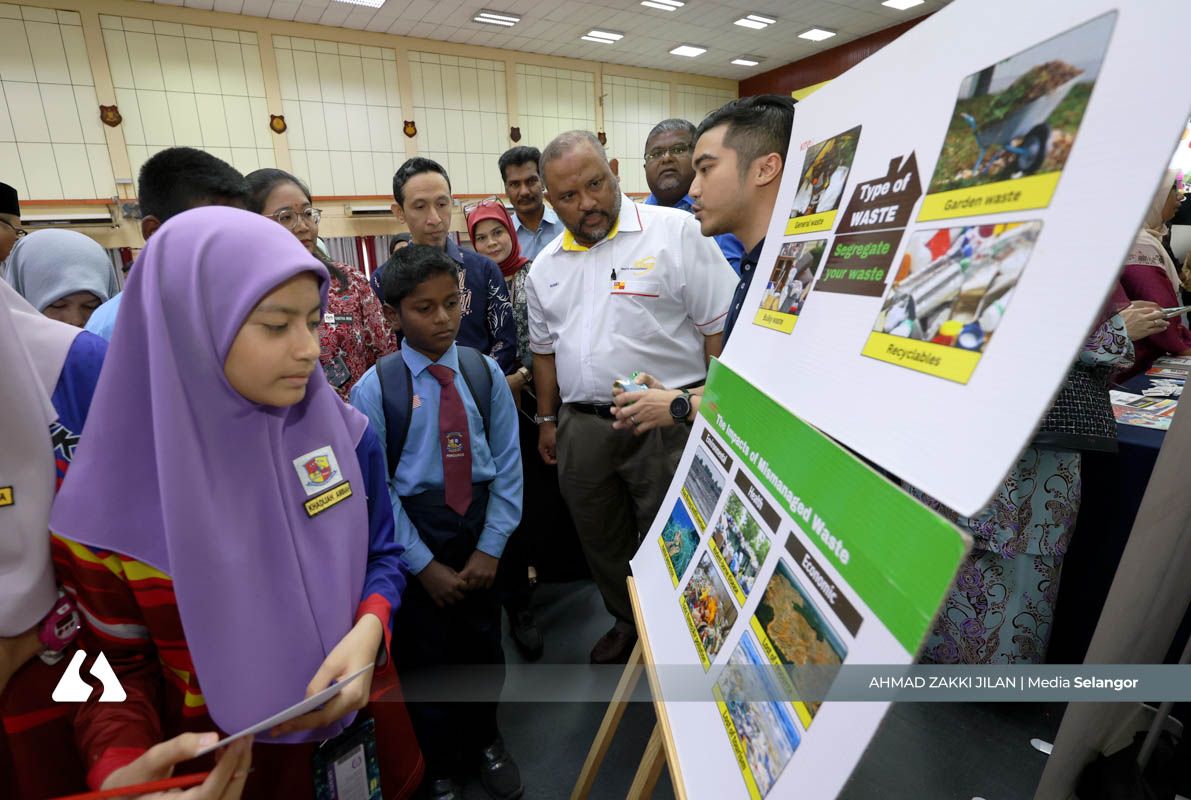 SELKitar turns student food waste into compost and creativity