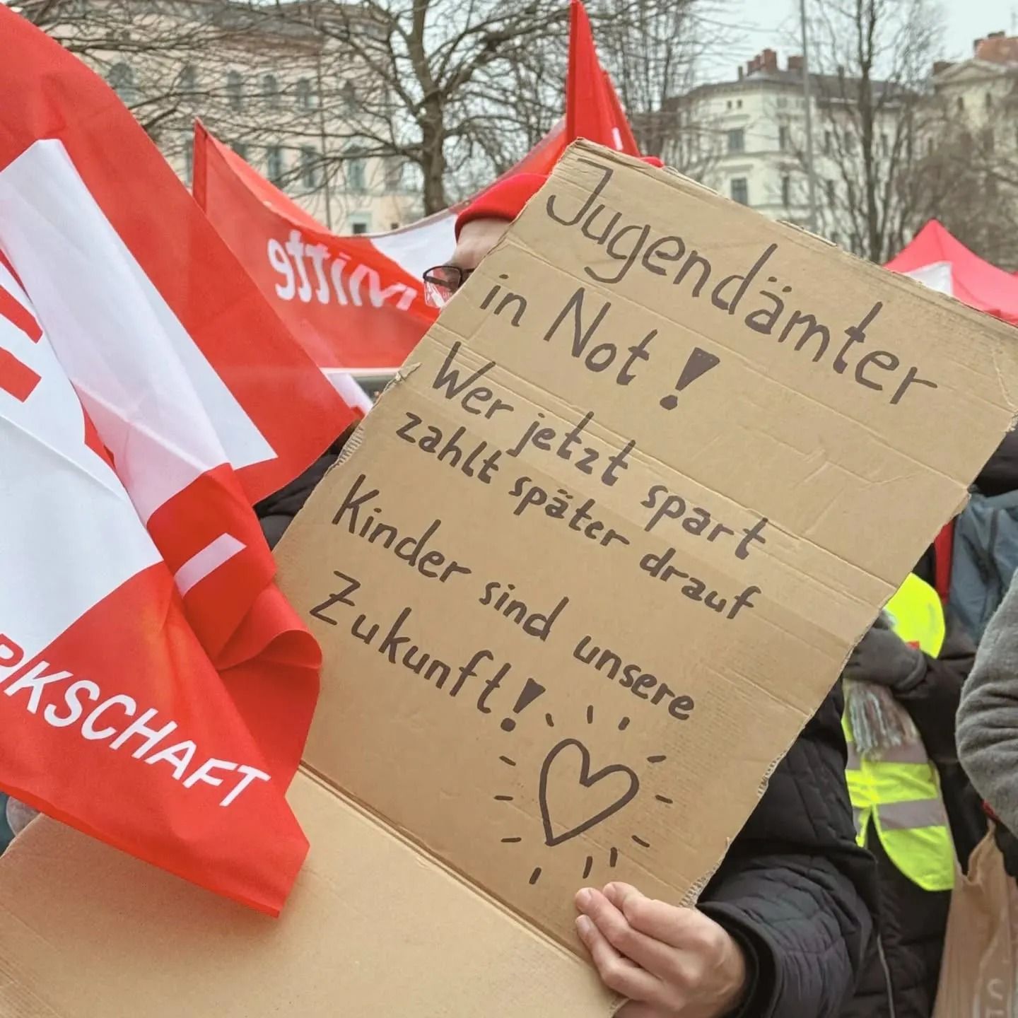 Gaji tak setimpal beban kerja, guru Jerman lancar mogok