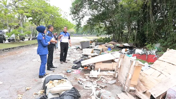 市长率员视察环境卫生 全力打击灵市非法垃圾课题