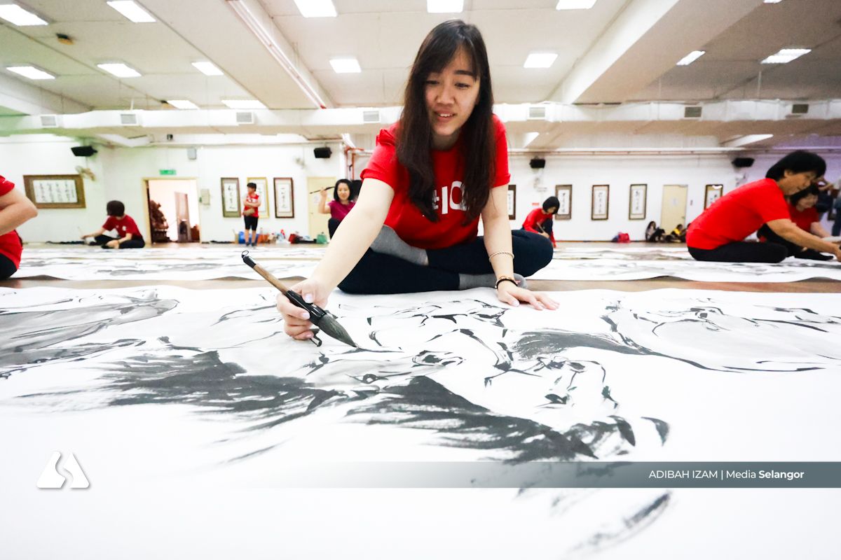 墨典中心再携艺友创作300尺马画长卷 延续生肖艺术生命力