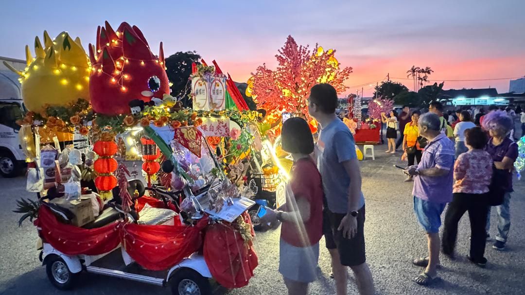 【新村玩+ 】36辆创意花车竞艳 仁嘉隆新村问鼎金奖宝座