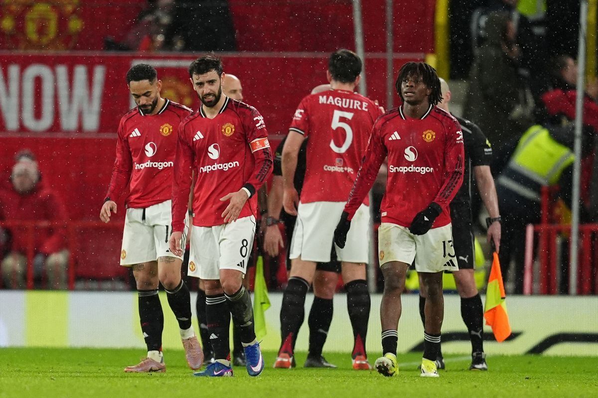 இங்கிலாந்து எஃப் ஏ கிண்ணம்; மென்செஸ்டர் யுனைடெட் அதிர்ச்சி தோல்வி 