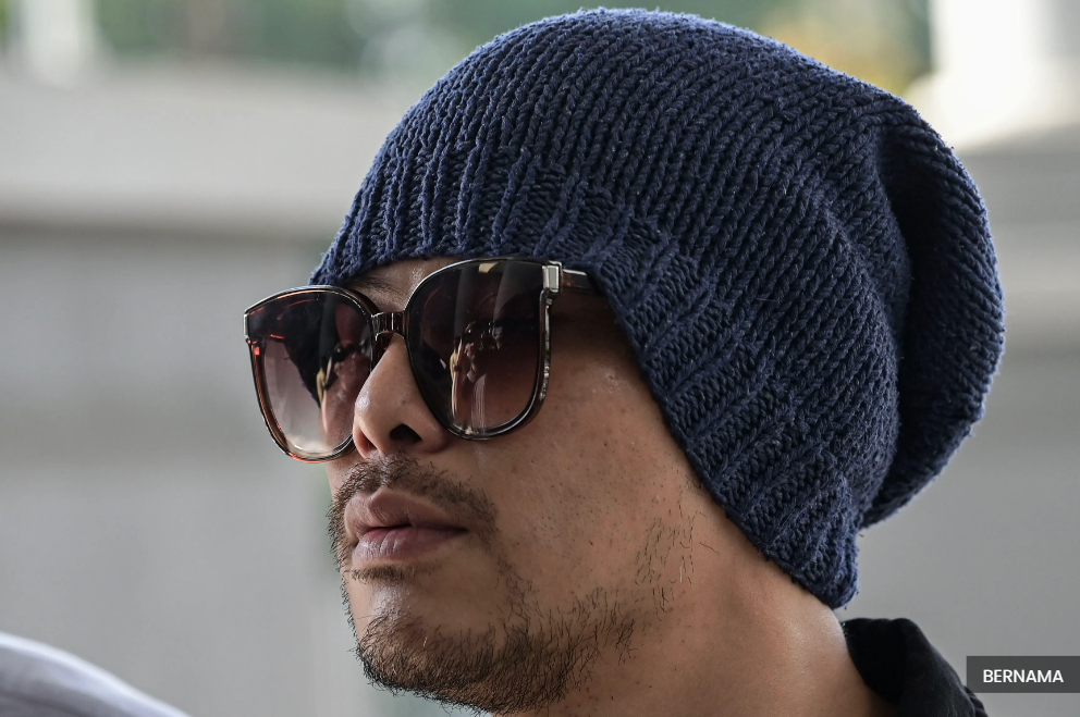 சில்டெனாபில் ரக மருந்தை வைந்திருந்த குற்றச்சாட்டைப் பாடகர் நேம்வீ மாஜிஸ்திரேட் நீதிமன்றத்தில் மறுத்துள்ளார்