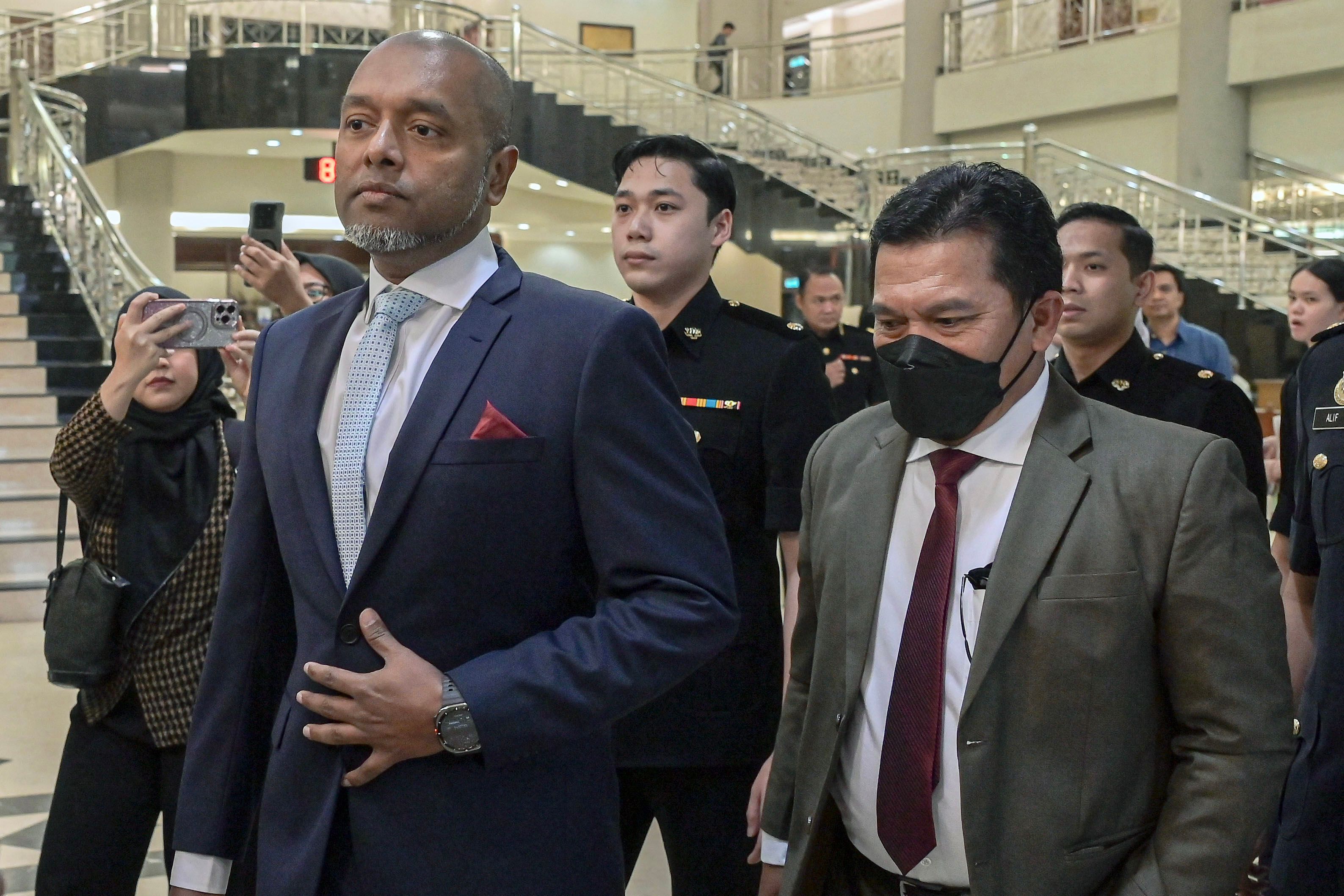 Bekas ketua pengarah perisikan pertahanan didakwa terima rasuah