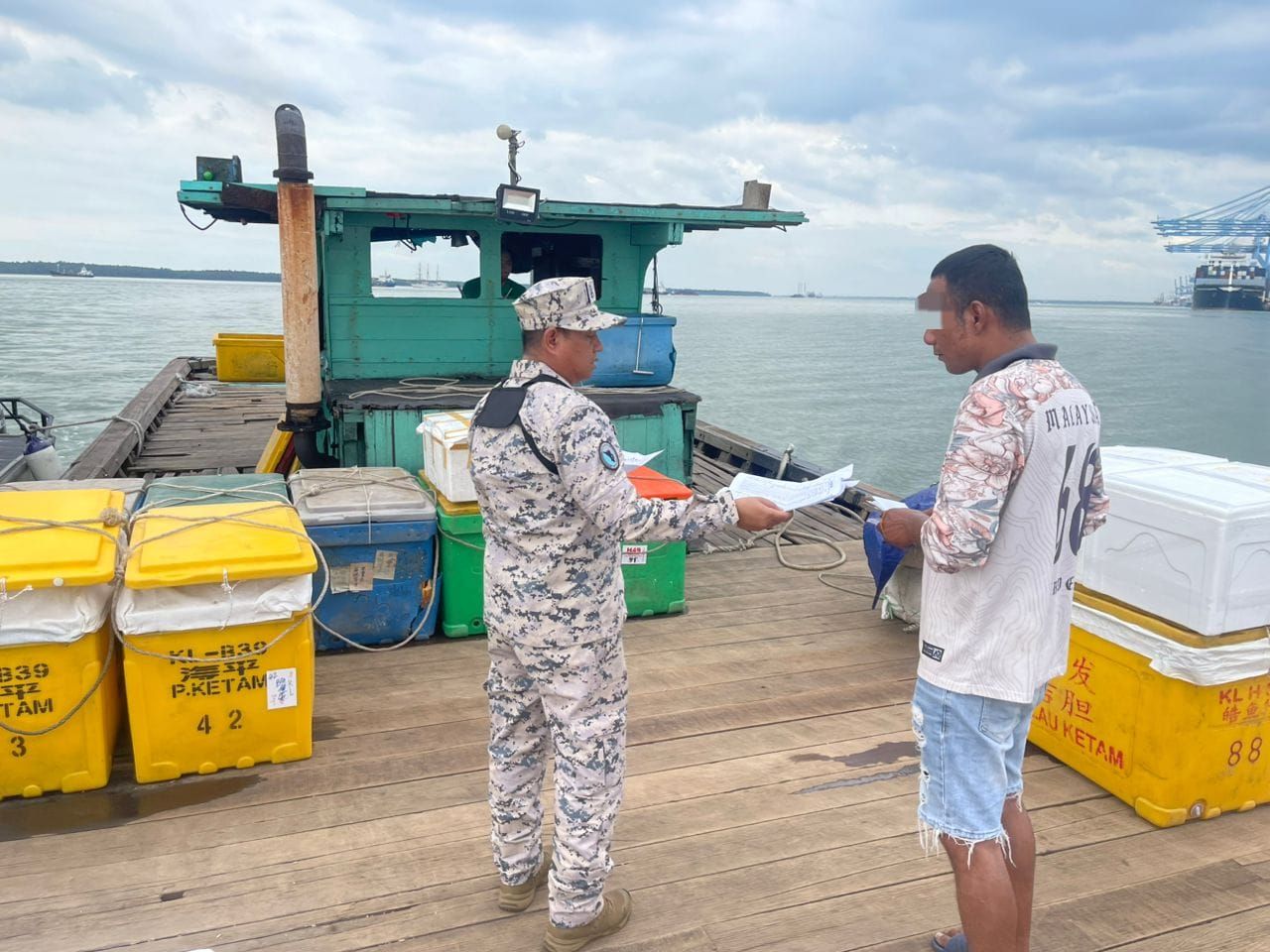 货船执照逾期被扣查