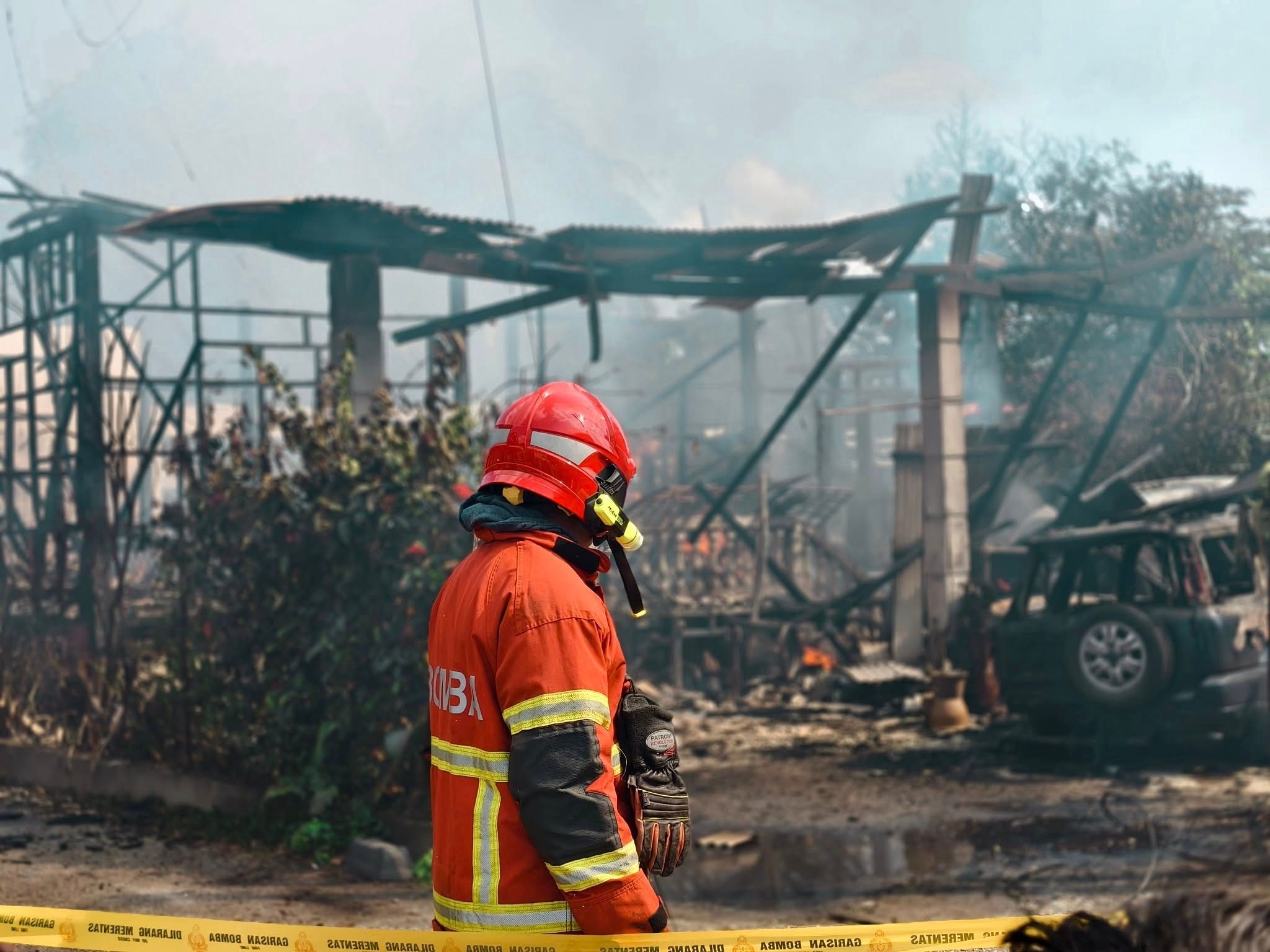 'Kuat mana pun api, al-Quran dan air zam-zam kekal utuh'