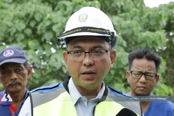 70 peniaga Sungai Kemensah terima lesen sementara MPAJ