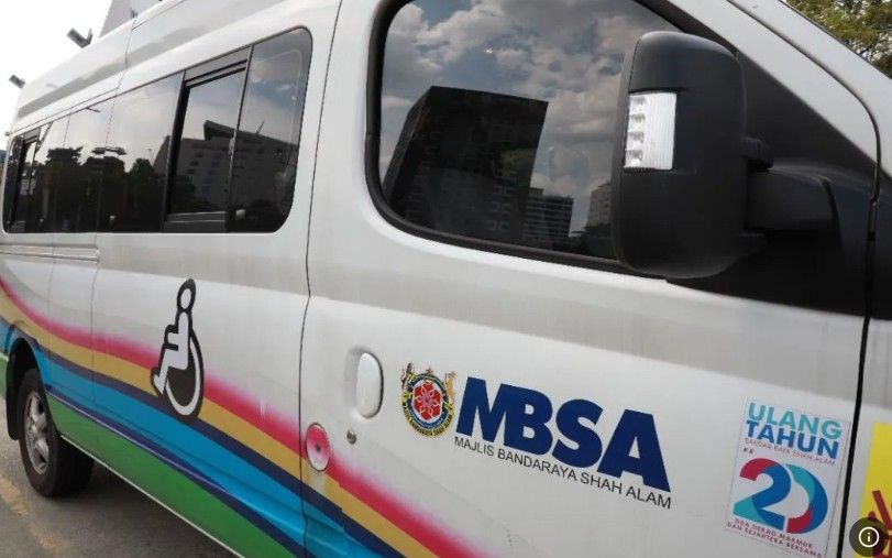 莎阿南市厅免费载送  方便长者及障友往返医院