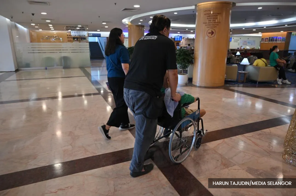 Safeguarding dignity in hospitals: Getting to know medical escorts