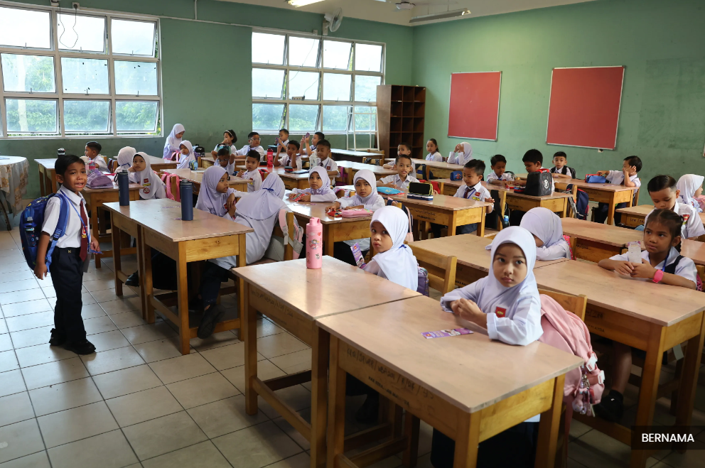 நாடு முழுவதும் முதலாம் ஆண்டு மற்றும் படிவம் 1-இல் 800,000-க்கும் அதிகமான மாணவர்கள் பதிவு