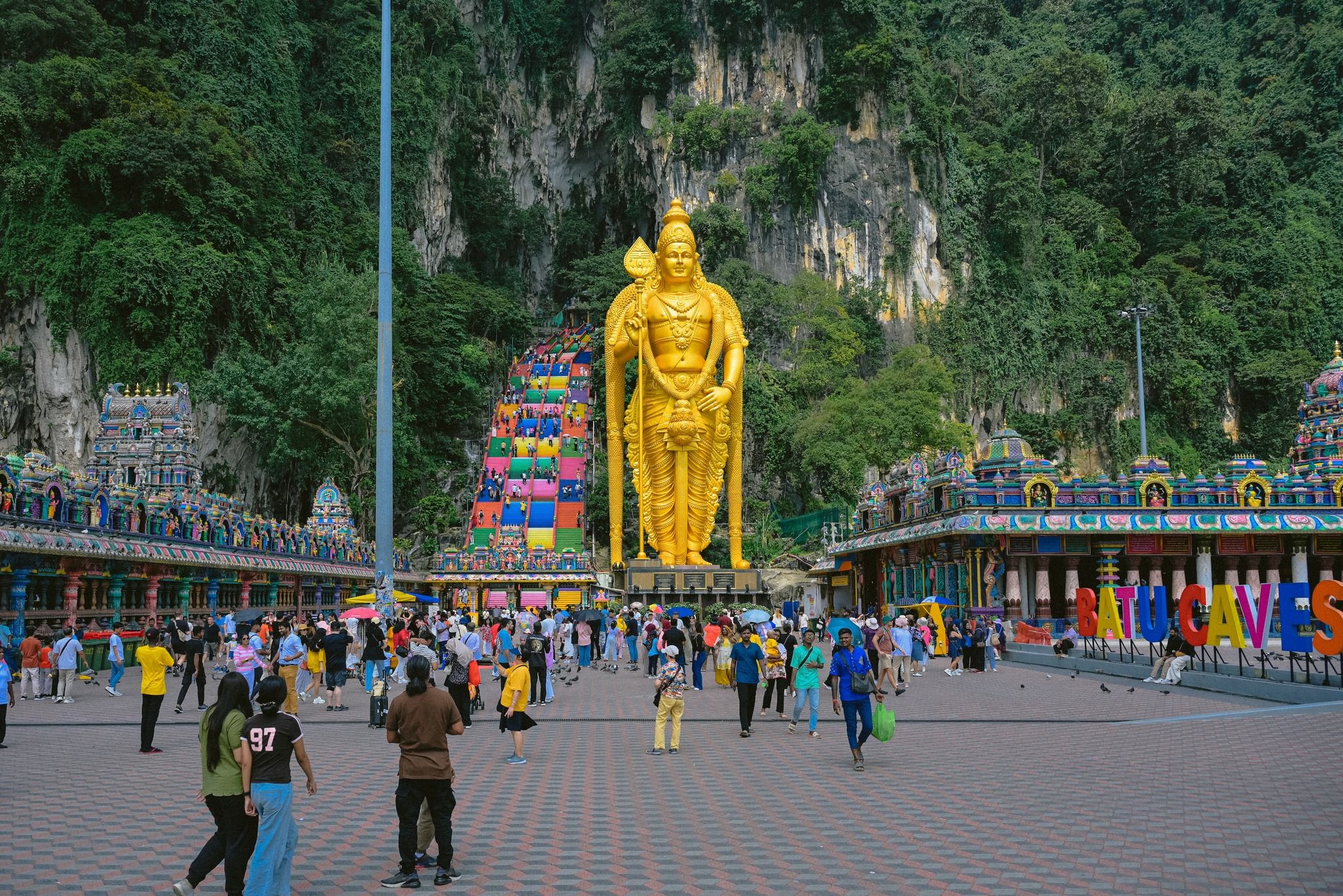 黑风洞建手扶梯达成共识  哥宾星：技术方面待解决