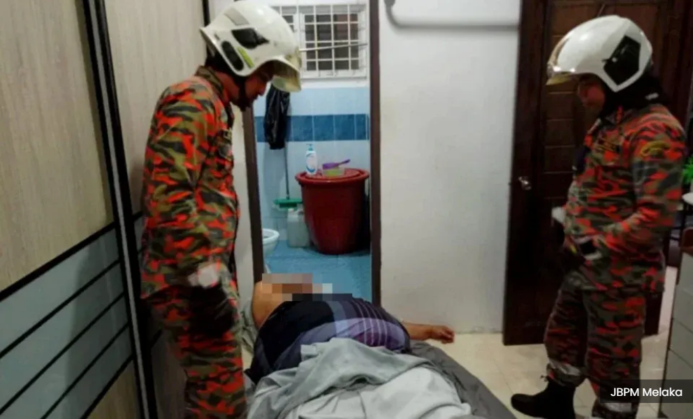 350公斤男因病体弱  妻子求助消防送医