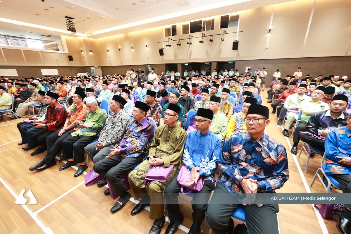 Manage mosques better to attract more visitors, urges MB