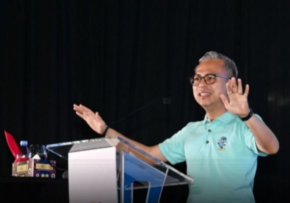 செயற்கை நுண்ணறிவு வடிவில் ஆபாச உள்ளடக்கங்களைக் கட்டுப்படுத்த அரசாங்கம் ஆய்வு - தொடர்பு அமைச்சர் டத்தோ ஃபஹ்மி ஃபட்சில் தகவல் 