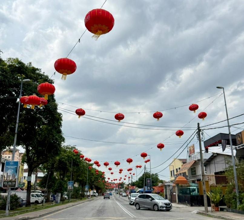 商家赞助灯笼美化沙登街区 政府省钱、社区添彩达致双赢