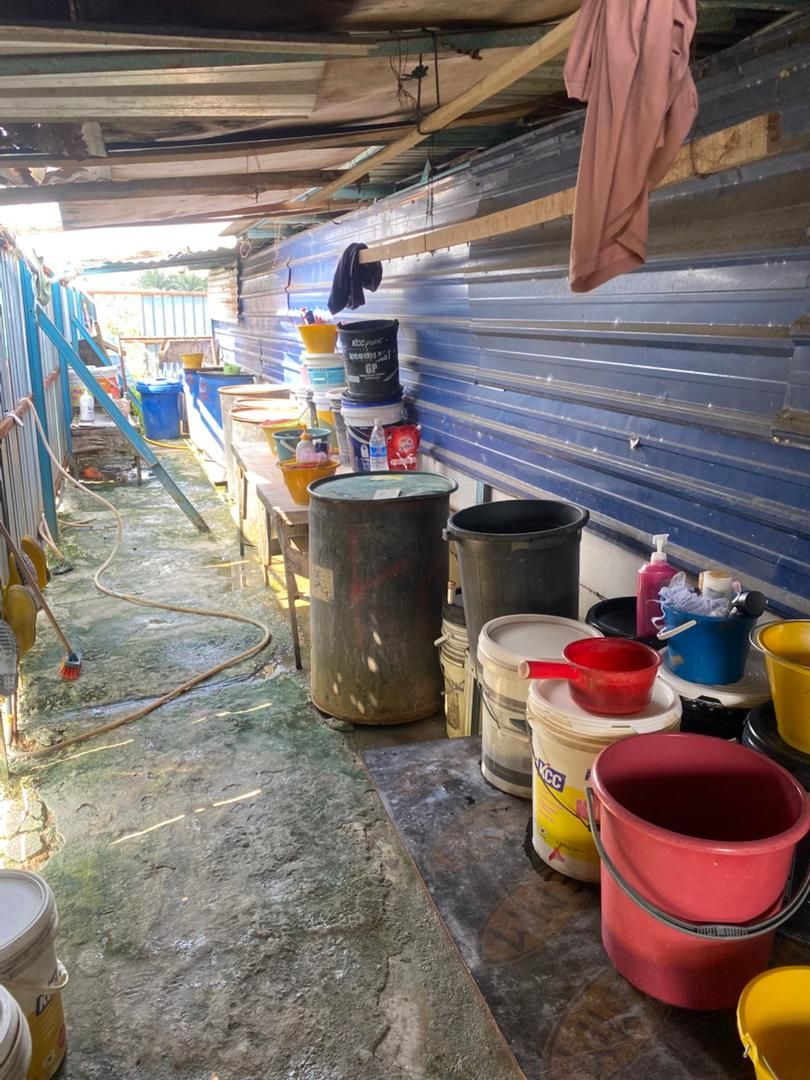 工地卫生差滋生蚊虫 有关当局勒令关闭