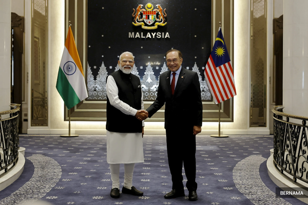 安华设宴款待莫迪 强调稳固双边关系