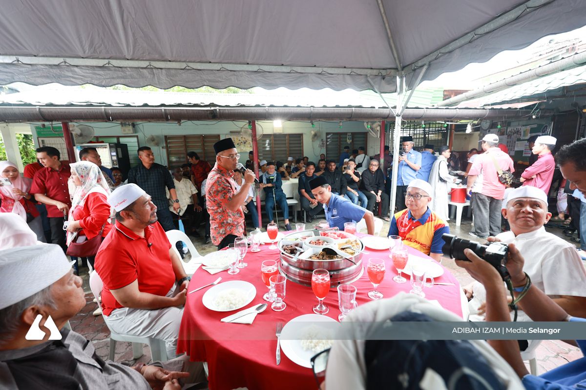 Amirudin salur gaji Ahli Parlimen bantu surau, institusi agama di Gombak