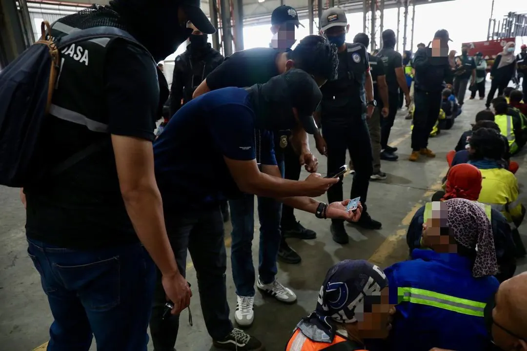 52 PATI ditahan guna MyKad palsu, milik orang lain untuk kerja di kilang