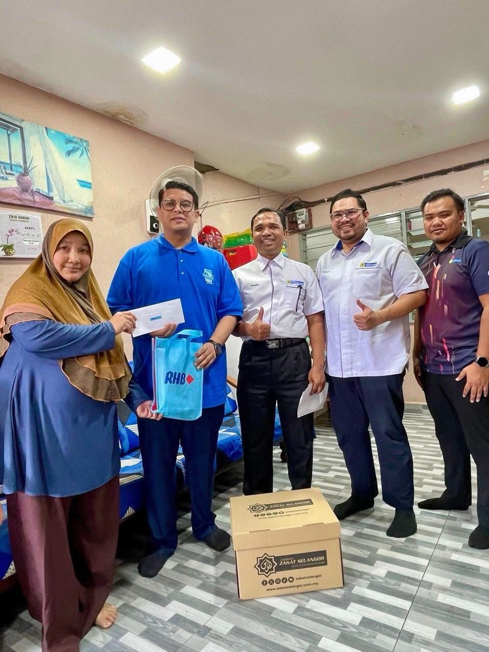 Asnaf disantuni, terima bantuan tunai, makanan sempena Ramadan