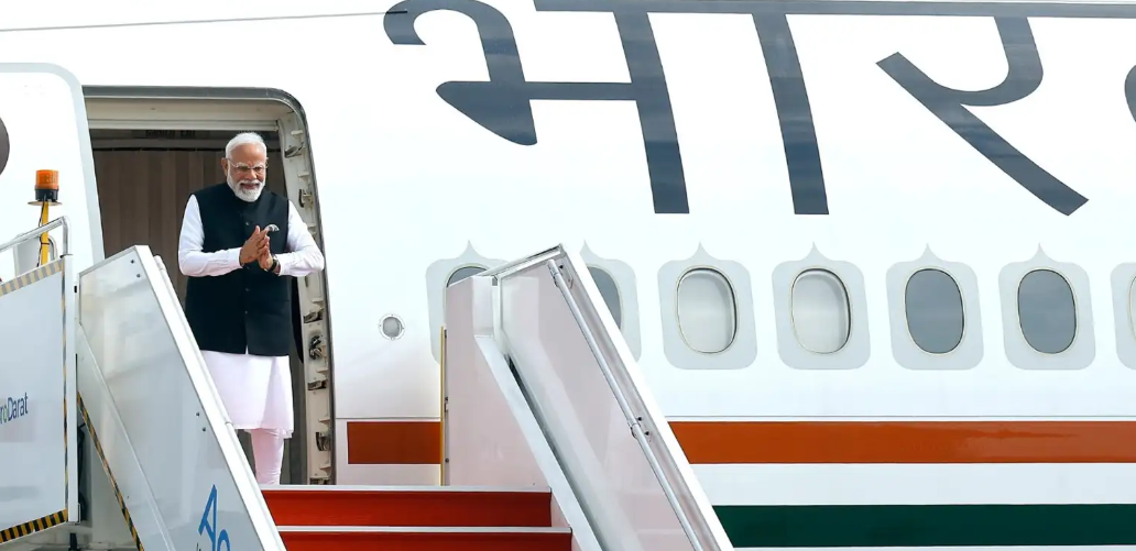 மலேசியாவுக்கு அதிகாரப்பூர்வப் பயணத்தை மேற்கொண்ட இந்தியப் பிரதமர் நரேந்திர மோடி தாயகம் திரும்பினார்