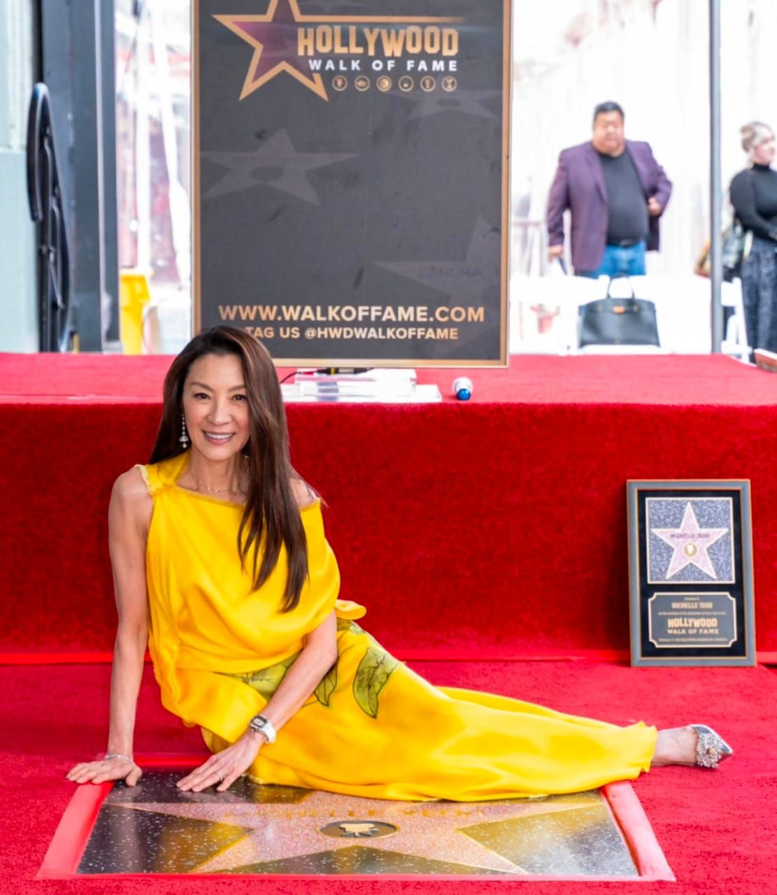 再次为国争光  杨紫琼好莱坞星光大道留名 